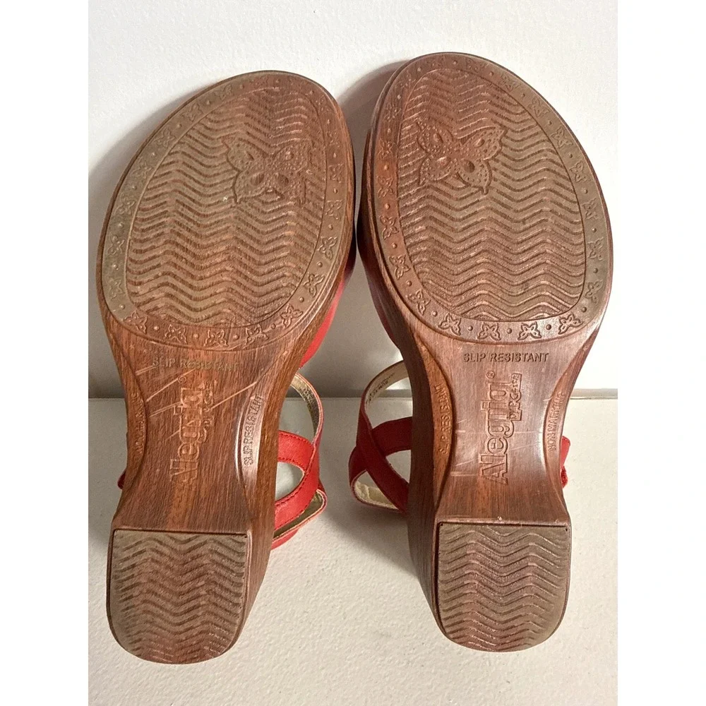 Alegria Summer Red Leather Wedge Sandal T-Strap Cage Toe Floral Footbed 38 8-8.5